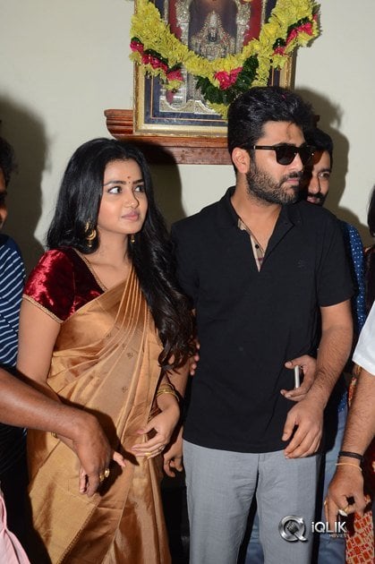 Shatamanam-Bhavati-Movie-Team-At-Sandhya-Theatre